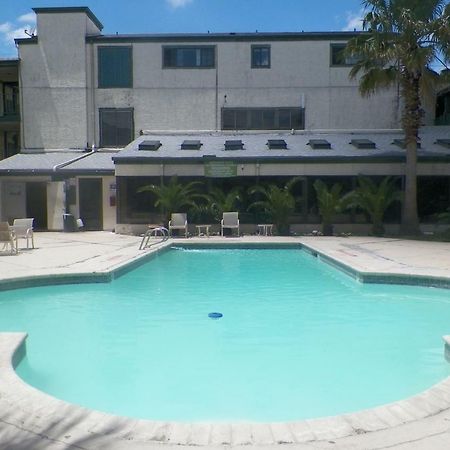 Amerihome Inn & Suites Houston Airport North Dış mekan fotoğraf