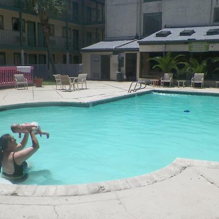 Amerihome Inn & Suites Houston Airport North Dış mekan fotoğraf